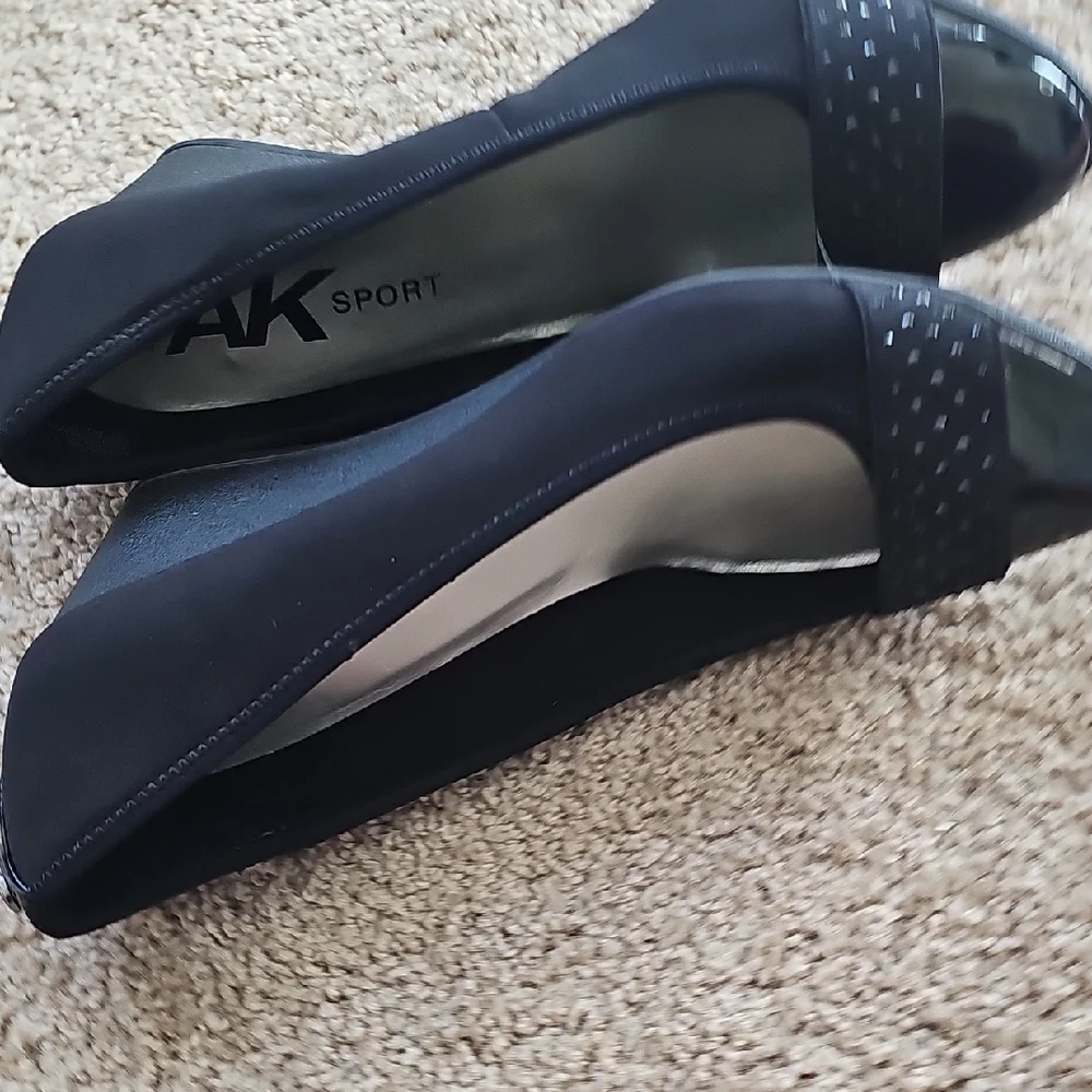 Anne Klein Women's‎ Black Wedge Heels with Glossy Toe Size 11